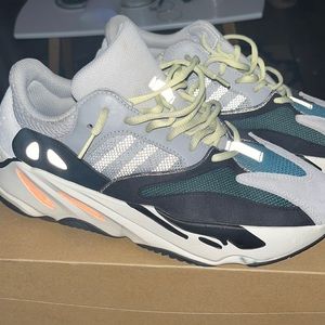 Yezzy 700 wave runner